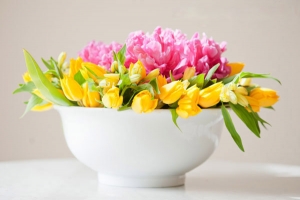 Cắm hoa bàn tiệc nhanh, dễ, đẹp với 4 bước
