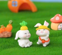 Thỏ trắng mũ vàng