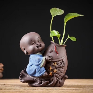 Tượng Chú Tiểu: Triết Lý Sống An Nhiên Giữa Đời Sống Hiện Đại