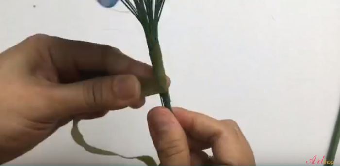 Quấn hoa lại thành 1 cụm